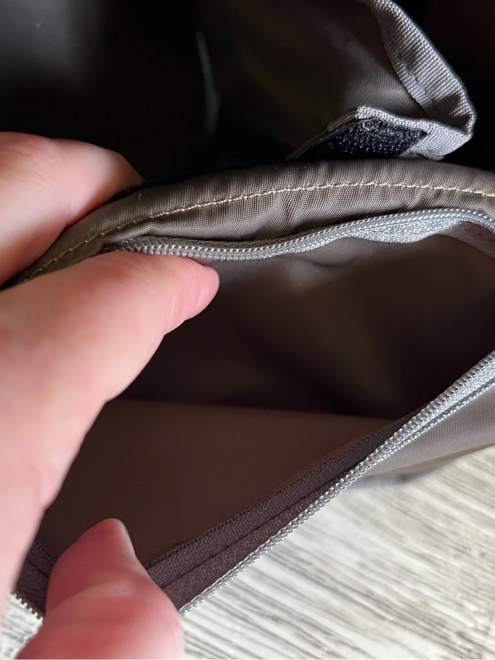 EUC!!! Evernote x AbrAsus Men's Light Gray Messenger Bag with Black Strap